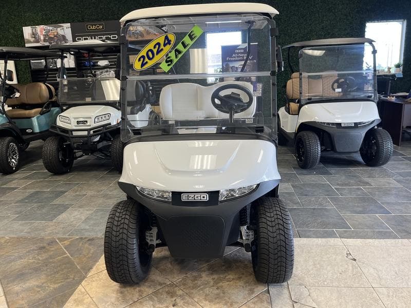 2024 E-Z-GO Freedom RXV ELiTE Lithium — Bright White — 4-Passenger Zero-Maintenance Sale — additional view
