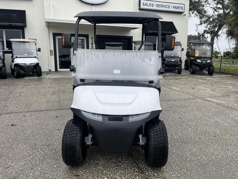 2024 E-Z-GO Freedom RXV ELiTE Lithium — Pearl White Special Edition — Zero-Maintenance Electric Sale — additional view