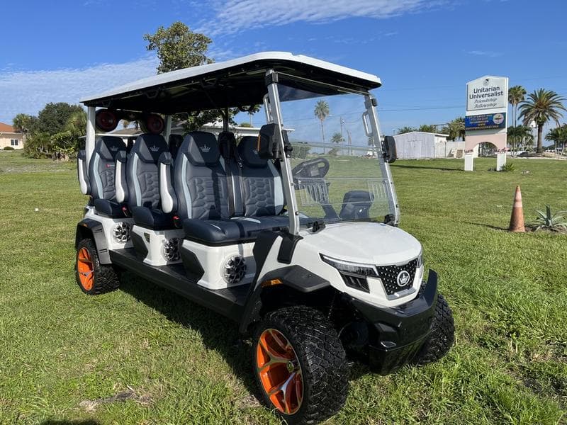 2025 Evolution D-Max XT6 — 4WD 6-Seater with 24-Speaker Sound