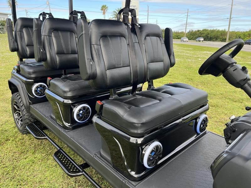 2025 Evolution D5 Maverick 6 Plus Black Sapphire — 6-Seater with CarPlay — additional view