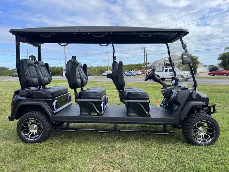2025 Evolution D5 Maverick 6 Plus Black Sapphire — 6-Seater with CarPlay — additional view