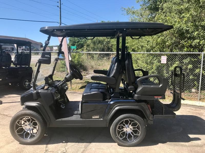 2025 Evolution D5 Ranger 2+2 Plus Black Sapphire — Cart with CarPlay — additional view